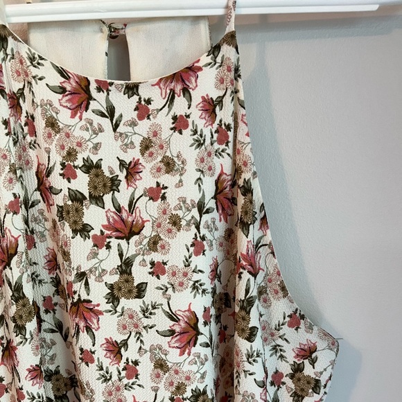 Francesca’s Floral Sundress - Picture 2 of 4